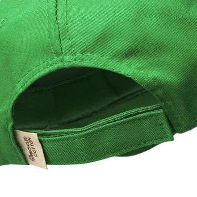 Gorra de 5 paneles con cierre ajustable