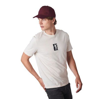 Gorra ajustable mediante tira autoadhesiva