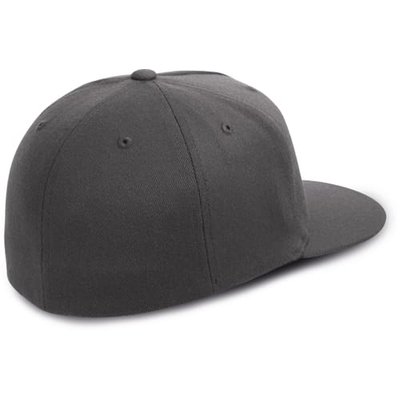 Gorra Flexfit con visera plana