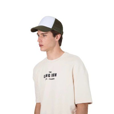 Gorra trucker con ajuste de plástico