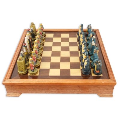 Juego de ajedrez con figuras y organizador