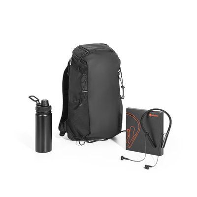 Kit aventura con mochila botella y auriculares