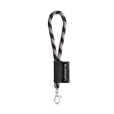 Lanyard corto con mosquetón banda elástica y etiqueta