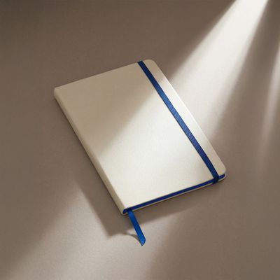 Libreta A5 PU Blanca con Goma Color