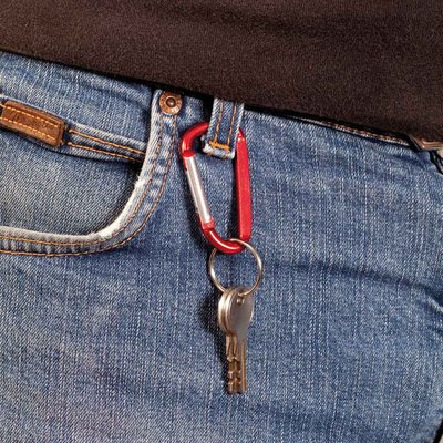 Llavero de aluminio con forma de mosquetón ideal para grabado