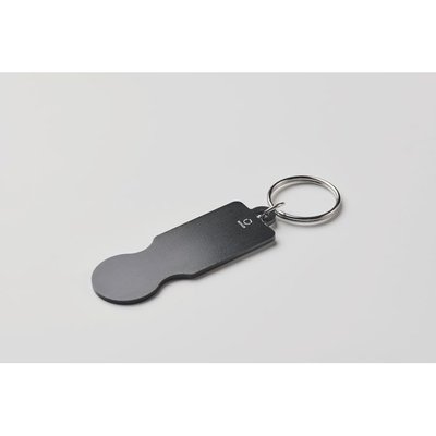 Llavero de aluminio reciclado con ficha