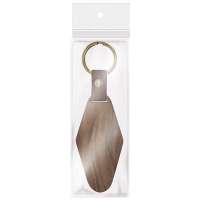 Llavero de madera con forma de rombo