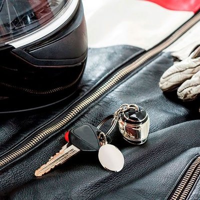 Llavero Metálico con Casco