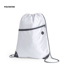 Mochila cuerdas en poliéster con salida auriculares y bolsillo