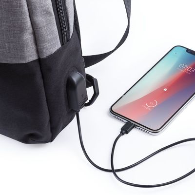 Mochila bandolera multiusos resistente en poliéster