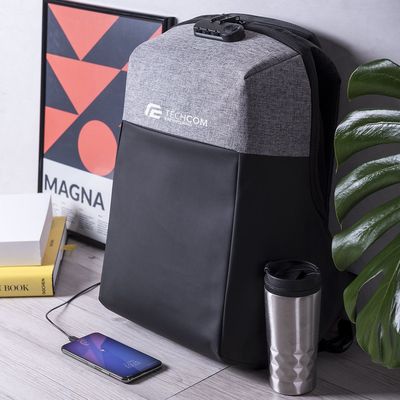 Mochila antirrobo repelente de agua para portátil 15' con salida USB