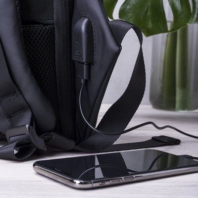 Mochila antirrobo repelente de agua para portátil 15' con salida USB