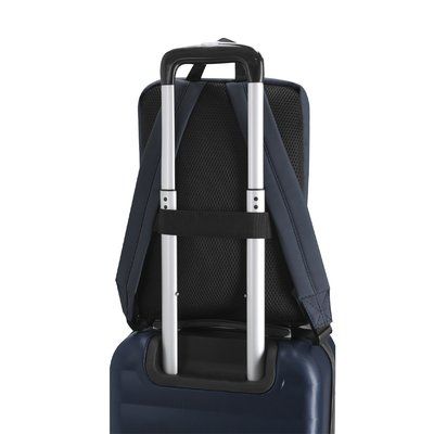 Mochila con bolsillo principal de cremallera