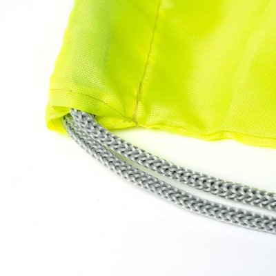 Mochila de cordones y banda reflectante