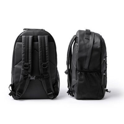 Mochila con detalles reflectantes