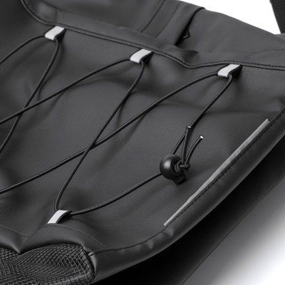 Mochila con detalles reflectantes