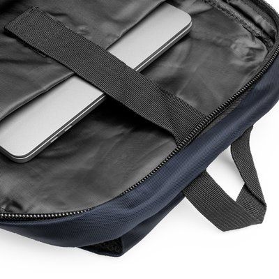 Mochila de multicompartimentos y tiras acolchadas