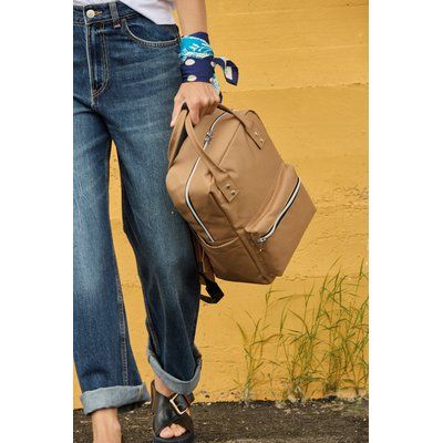 Mochila urbana con asas acolchadas