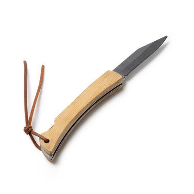 Navaja con empuñadura de bambú natural