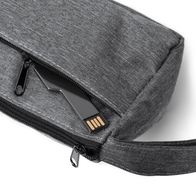 Neceser triangular con bolsillo exterior 300D RPET