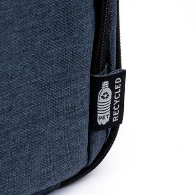 Nevera reciclada con bolsillo exterior