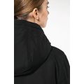 Parka con capucha y tejido hidrófugo