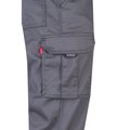 Pantalón multibolsillos elástico y ajustado