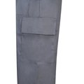 Pantalón multibolsillos de sarga