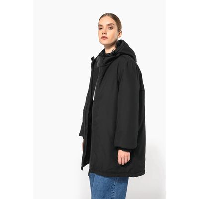 Parka con capucha y tejido hidrófugo