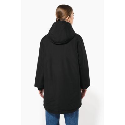 Parka con capucha y tejido hidrófugo