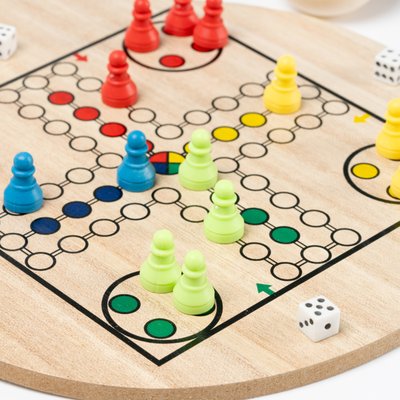 Palas de playa de madera con multijuegos