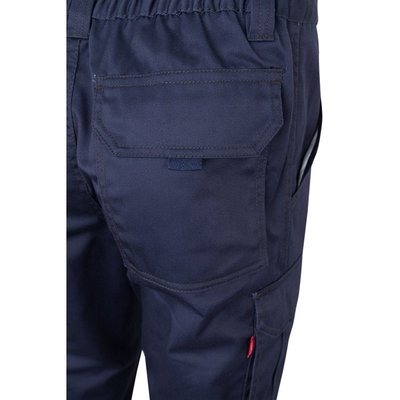 Pantalón multibolsillos elástico y ajustado