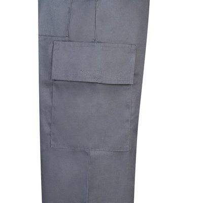 Pantalón multibolsillos de sarga