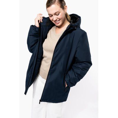 Parka con capucha y tejido hidrófugo