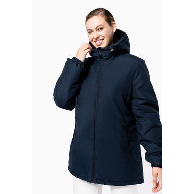 Parka con capucha y tejido hidrófugo