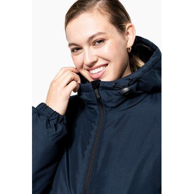 Parka con capucha y tejido hidrófugo