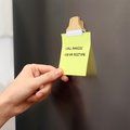 Pinza porta notas de bambú con imán