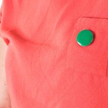 Pin de Colores Brillantes con Imperdible
