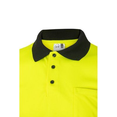 Polo con bandas reflectantes