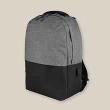 Producto Mochila Acolchada 15.6" con USB Ploiéster/Jeans