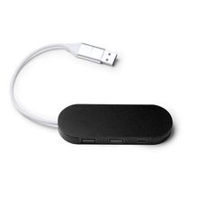 Puerto USB dos salidas USB  y una C Negro