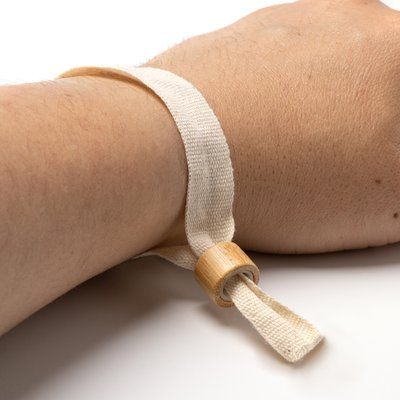 Pulsera de algodón con cierre seguro