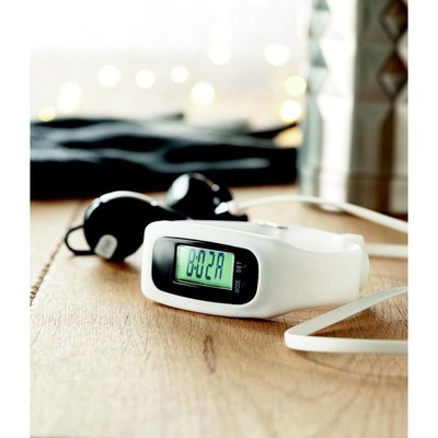 Pulsera deportiva con prácticas funciones