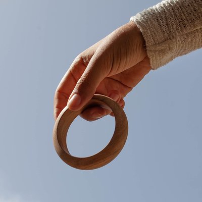 Pulsera Elegante de Madera Acacia