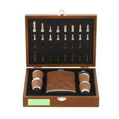 Set con Petaca Vasitos y Tablero Ajedrez | Area 2 | 70 x 20