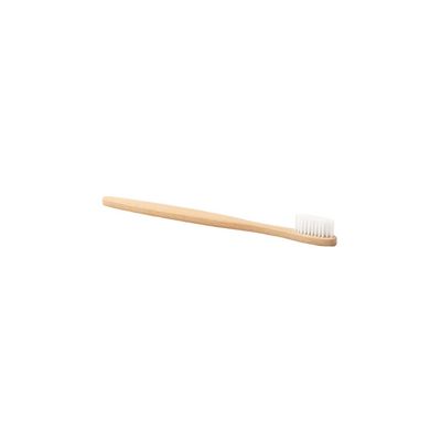 Set dental con cepillo de dientes y pasta