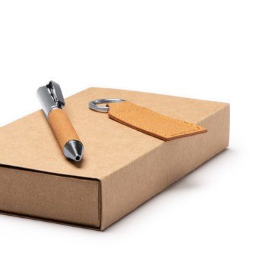 Set bolígrafo y llavero de piel reciclada