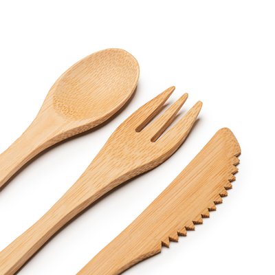 Set de cubiertos de bambú con funda