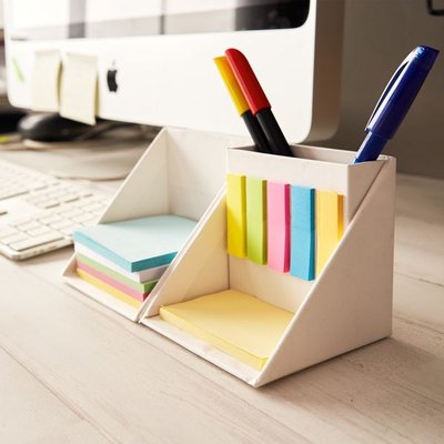 Set de escritorio con lapicero y notas
