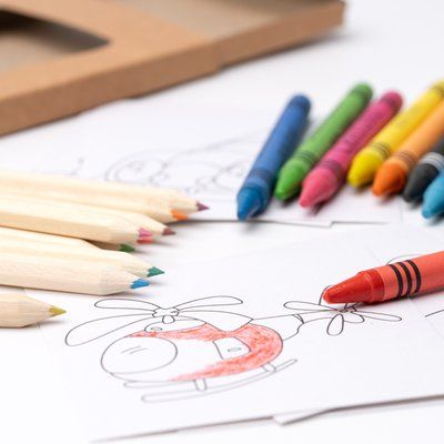 Set infantil para colorear con bloc de dibujos